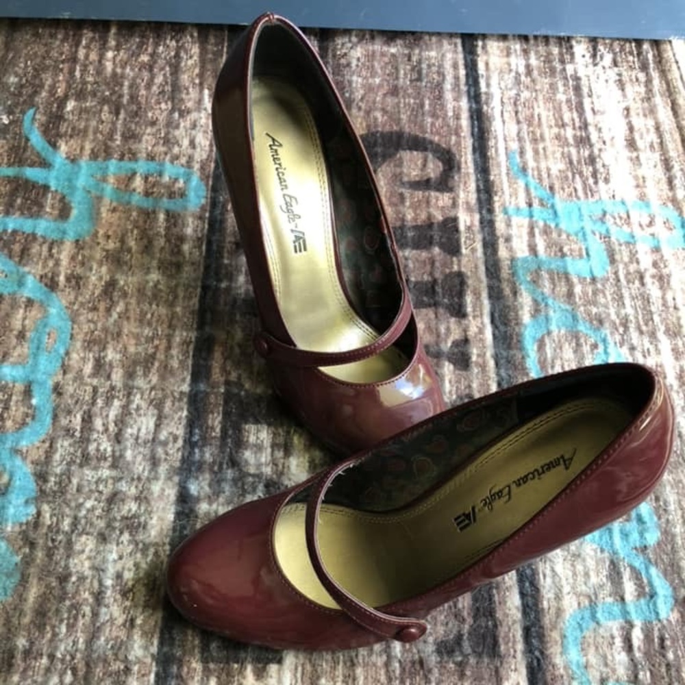 AE HEELS